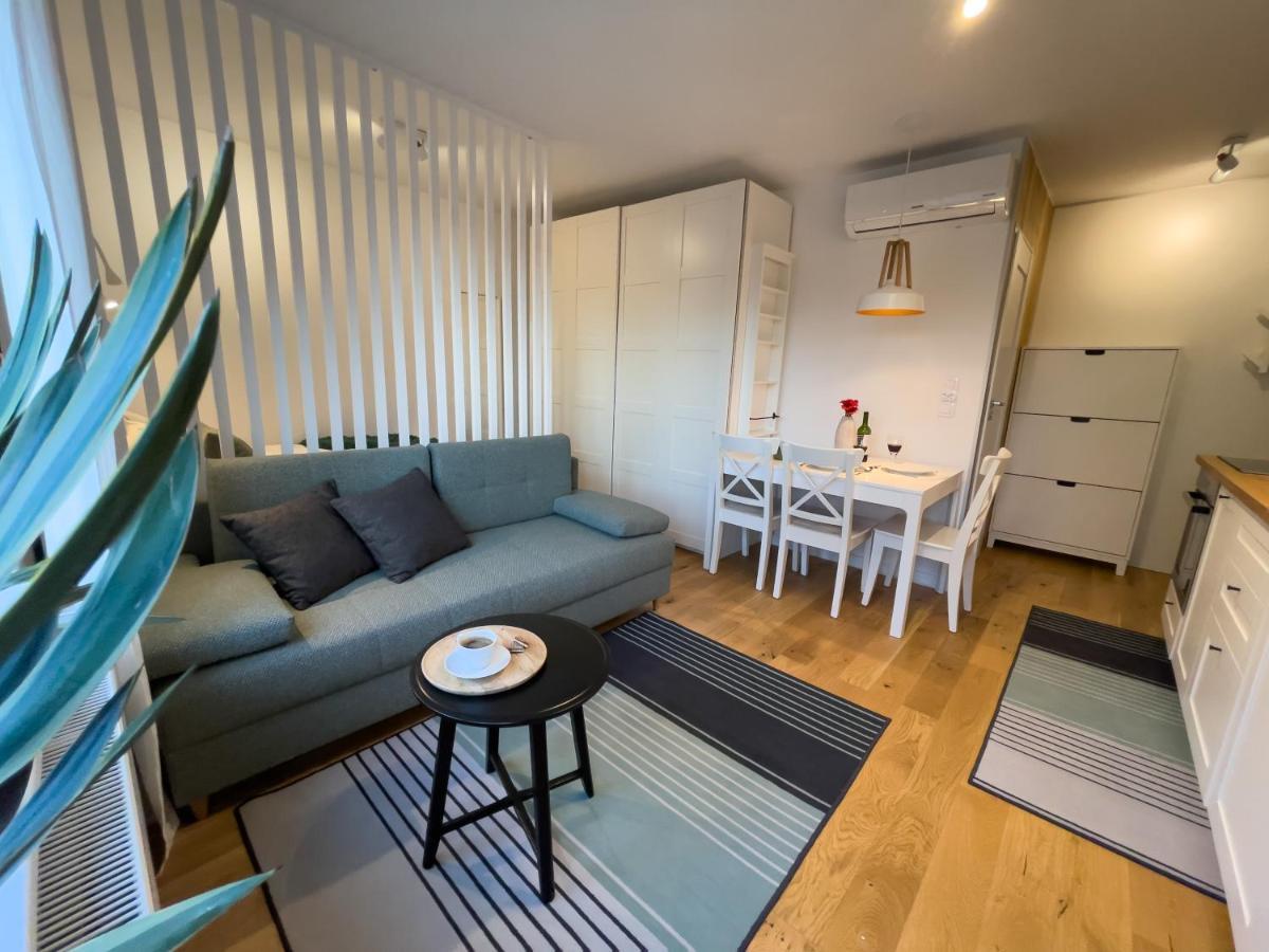 Urban Apartments Studio No 4A, Free Private Parking, Self Check-In Chorzów Kültér fotó