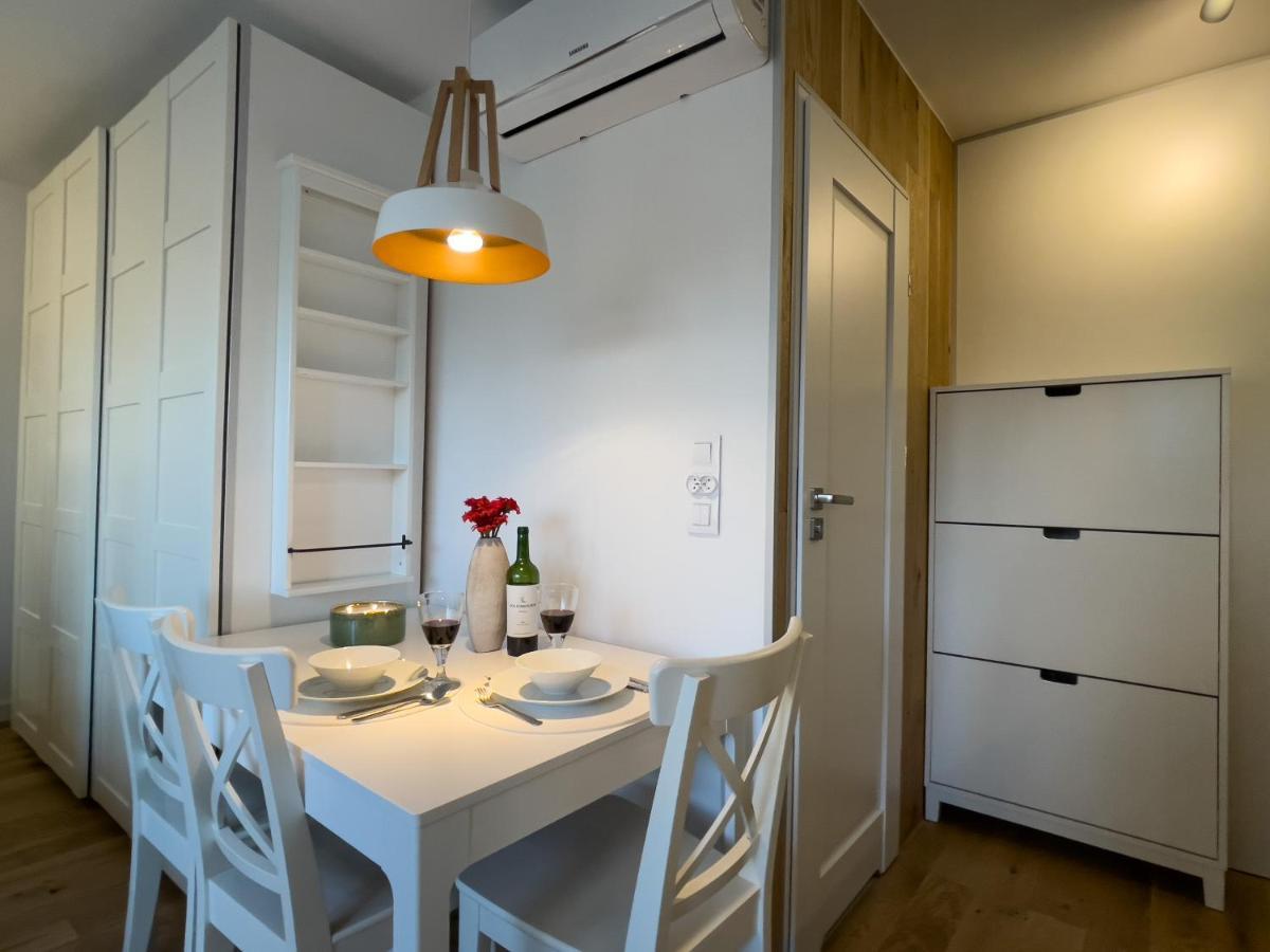 Urban Apartments Studio No 4A, Free Private Parking, Self Check-In Chorzów Kültér fotó